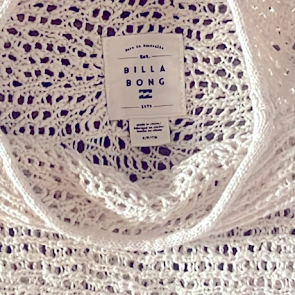 Like New Billabong Dance With Me Crochet Sweater in Cool Whip Size Small - Picture 4 of 5